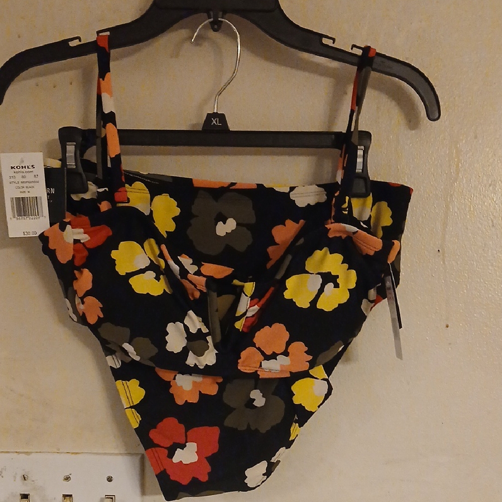 Floral Print Bikini Top And Bottom. Nwt Retail 66.00. Gorgeous Fit And Design.